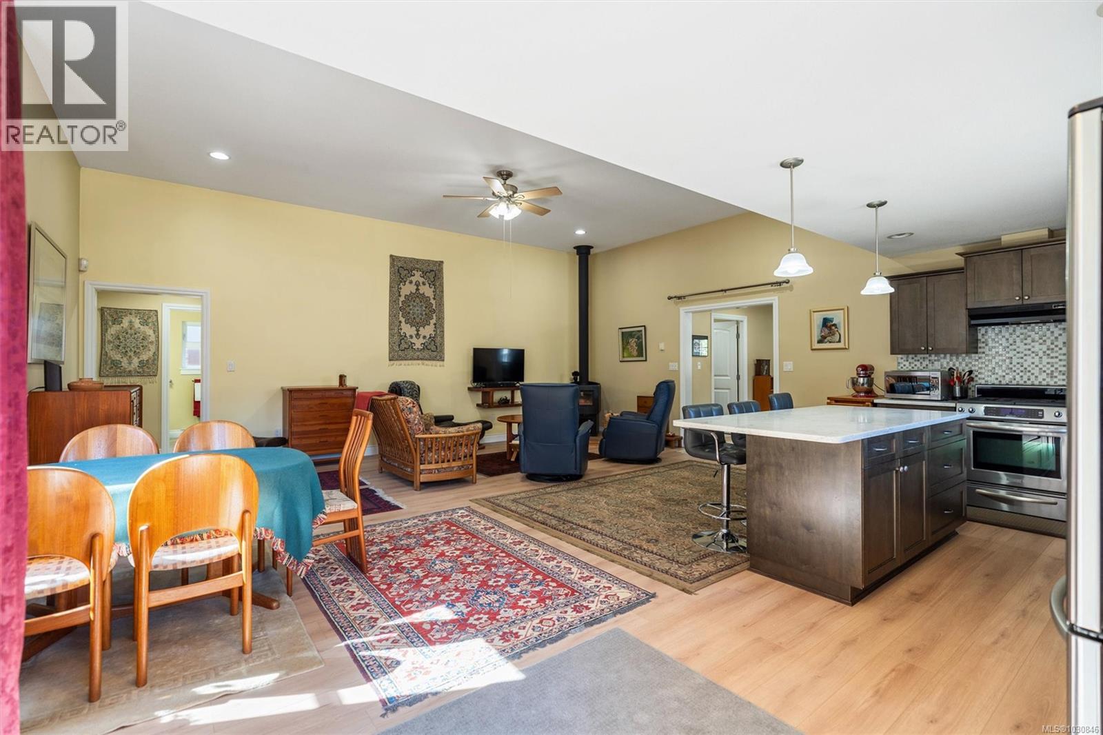 6727 Wall St - 11