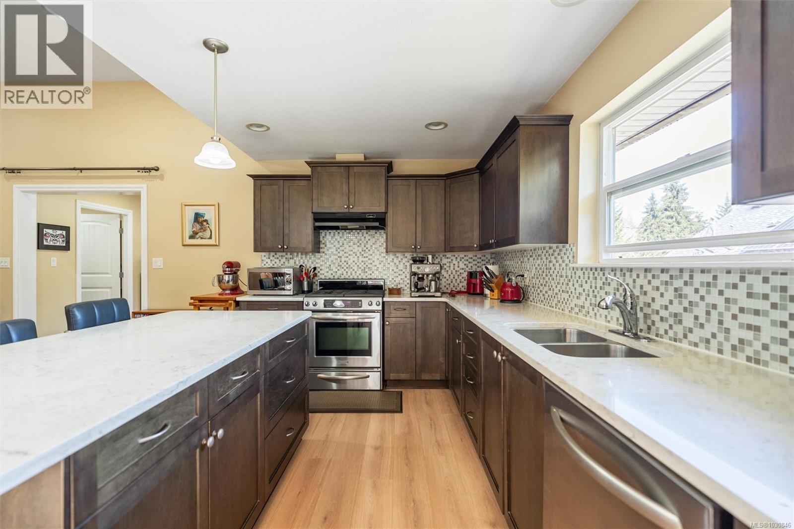 6727 Wall St - 14