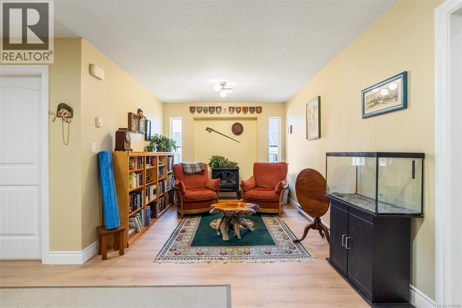 6727 Wall St - 21