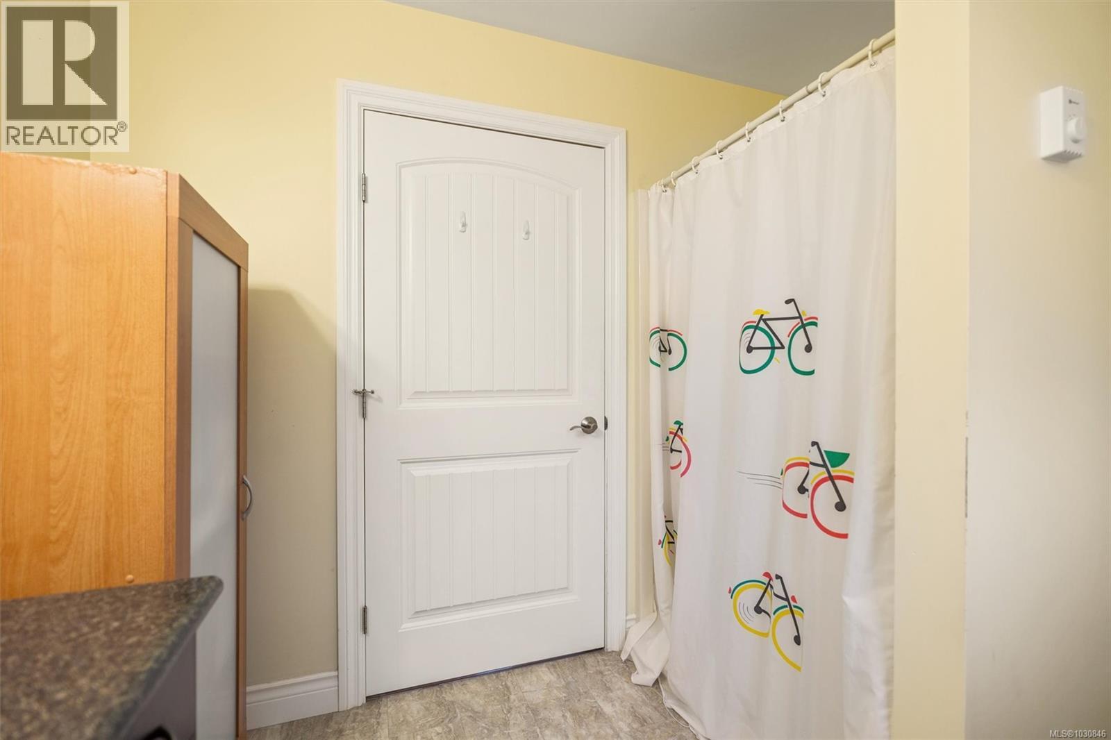 6727 Wall St - 24