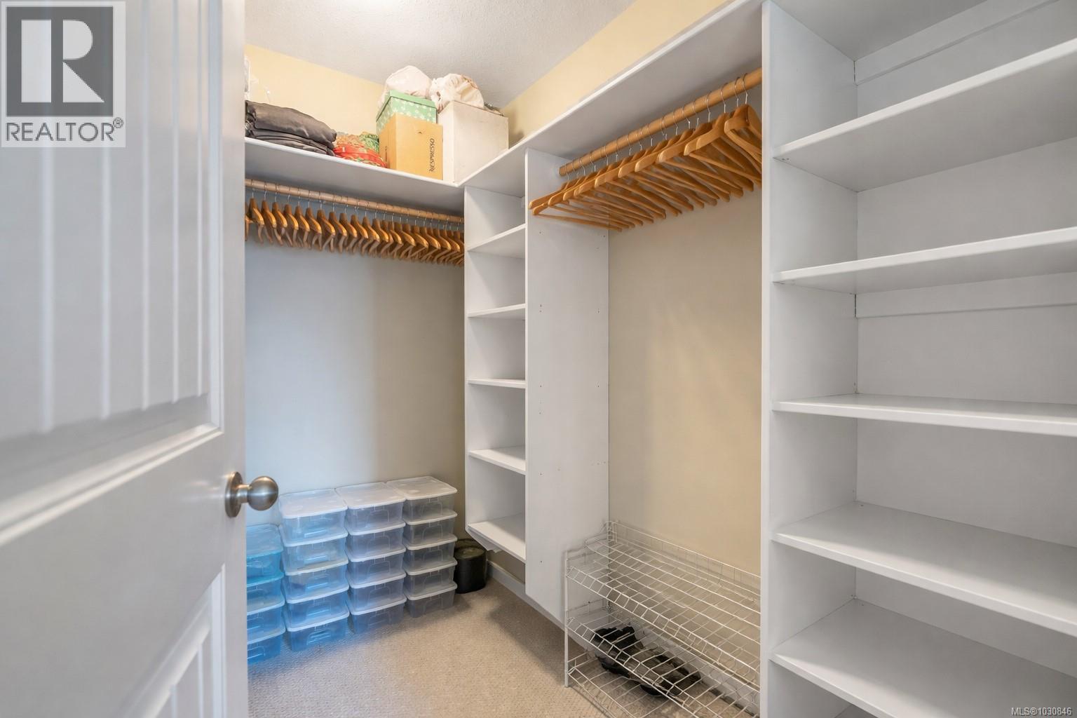 6727 Wall St - 27