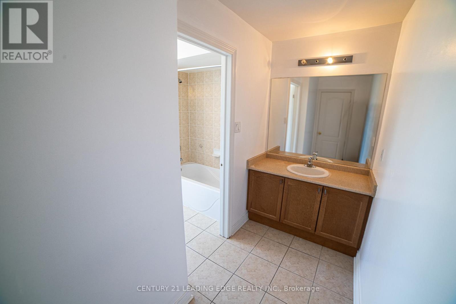 67 SIR SANFORD FLEMING WAY - 26