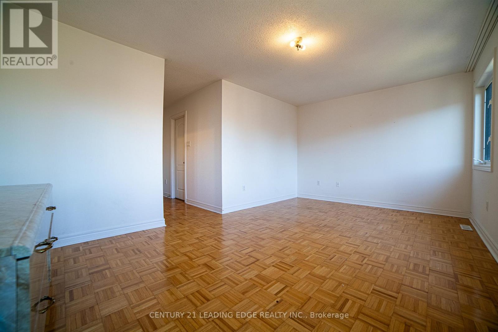 67 SIR SANFORD FLEMING WAY - 21