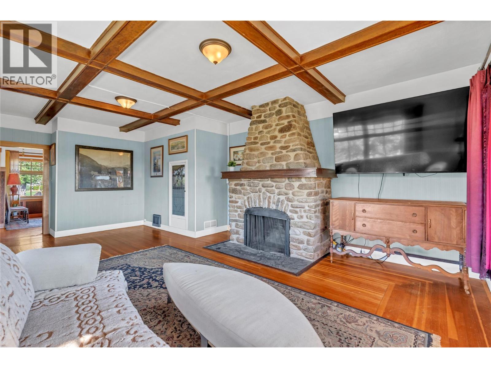  235 Middle Bench Road North, Penticton