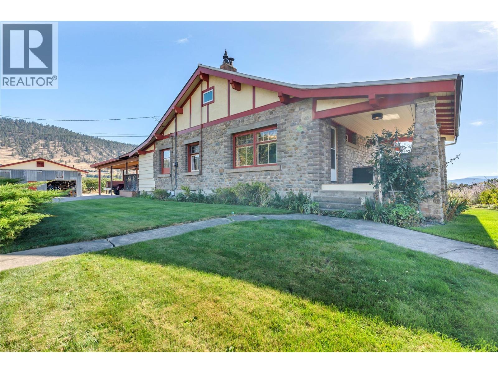  235 Middle Bench Road North, Penticton