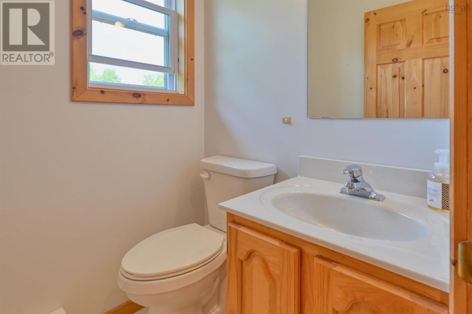 Property 21 of 51 of 123 Wall Street