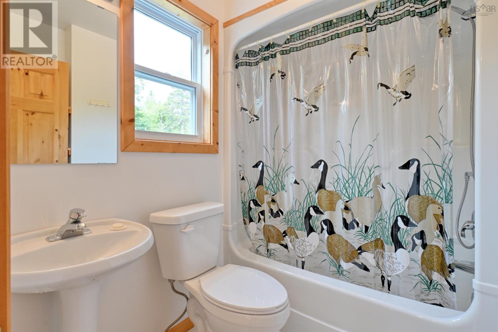 Property 34 of 51 of 123 Wall Street