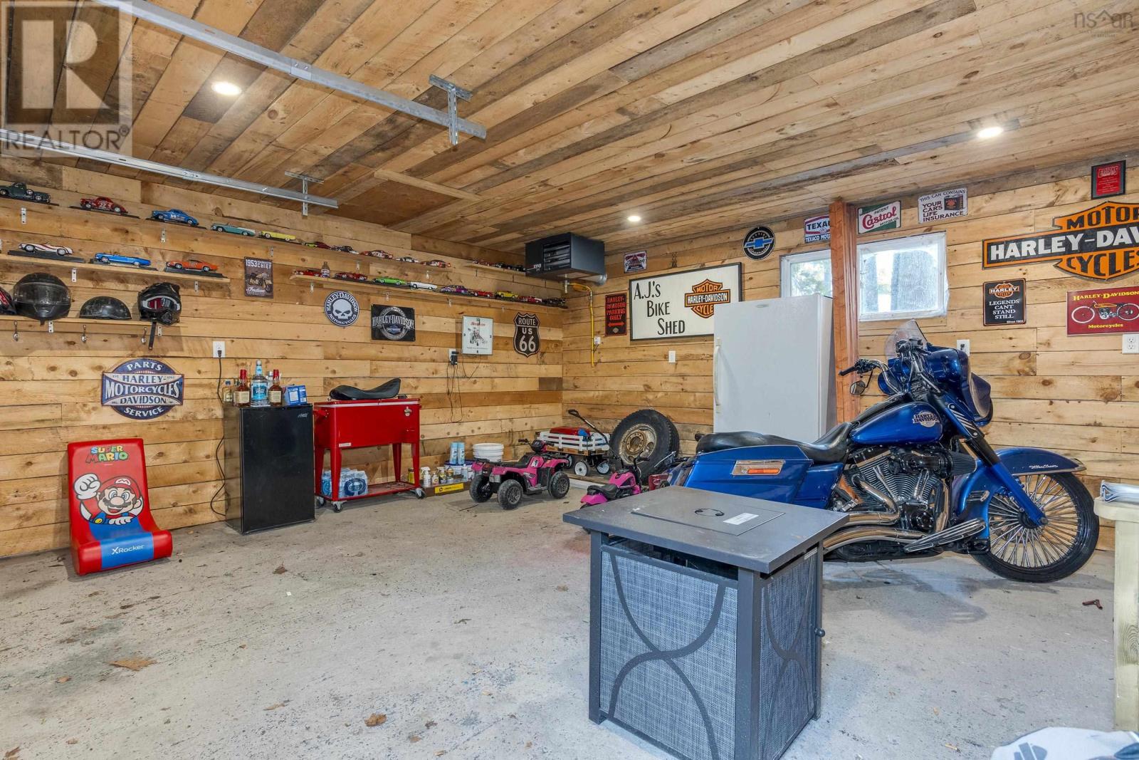 Property 27 of 40 of 4168 1 Highway