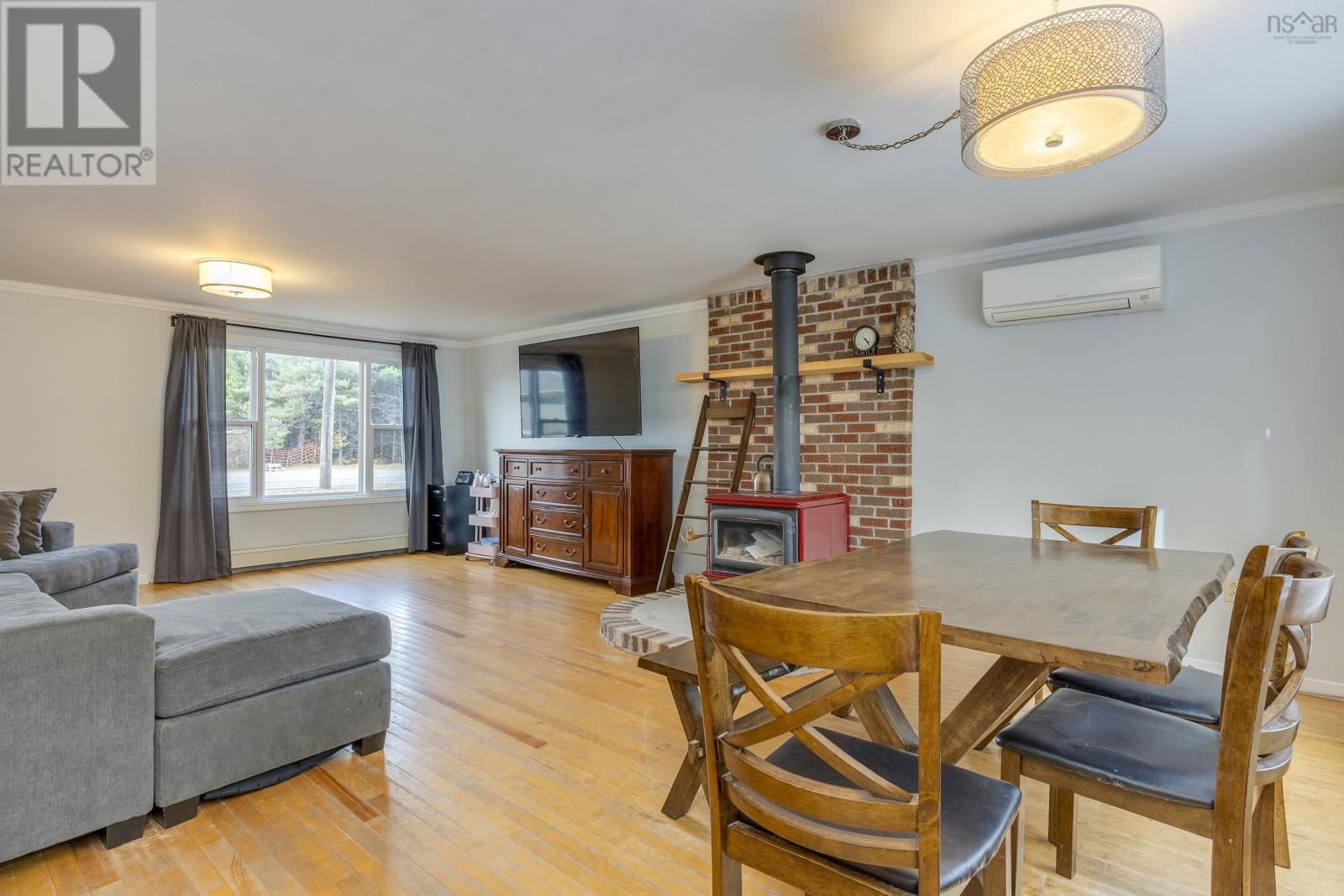 Property 8 of 40 of 4168 1 Highway