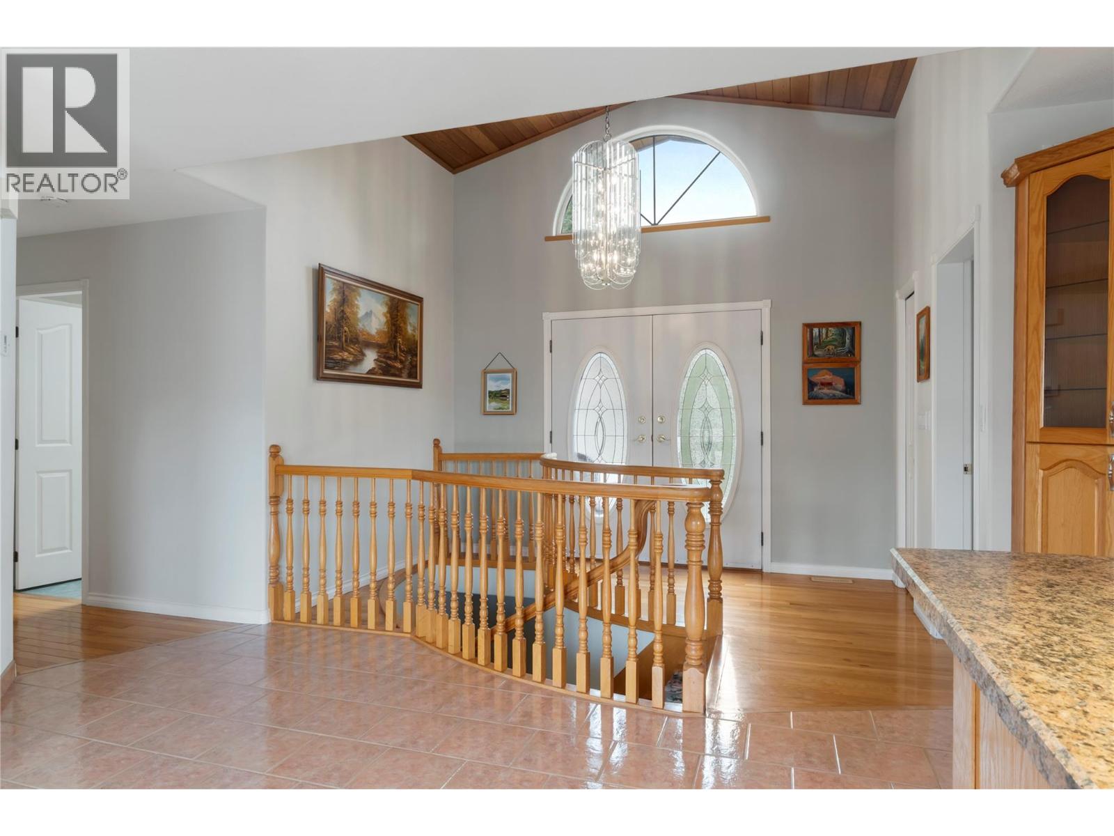 1131 50 AVENUE NE - 12