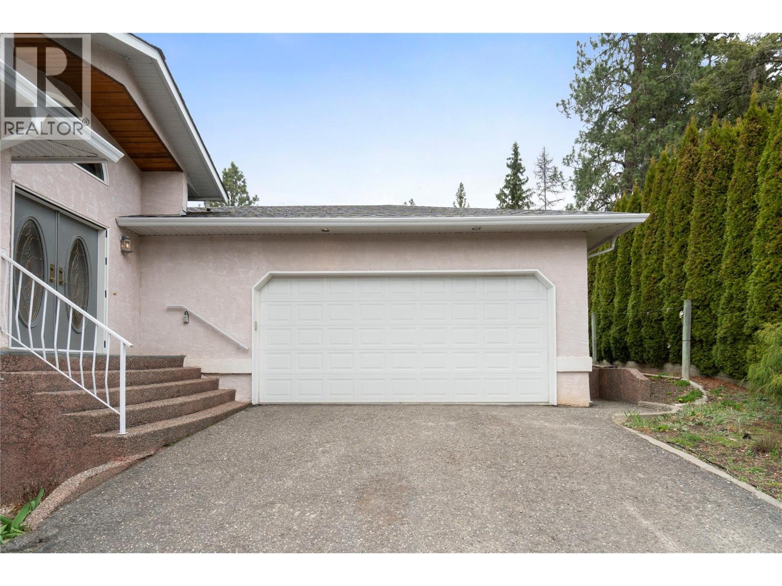 1131 50 AVENUE NE - 10