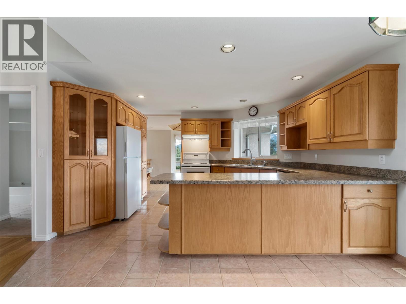 1131 50 AVENUE NE - 16