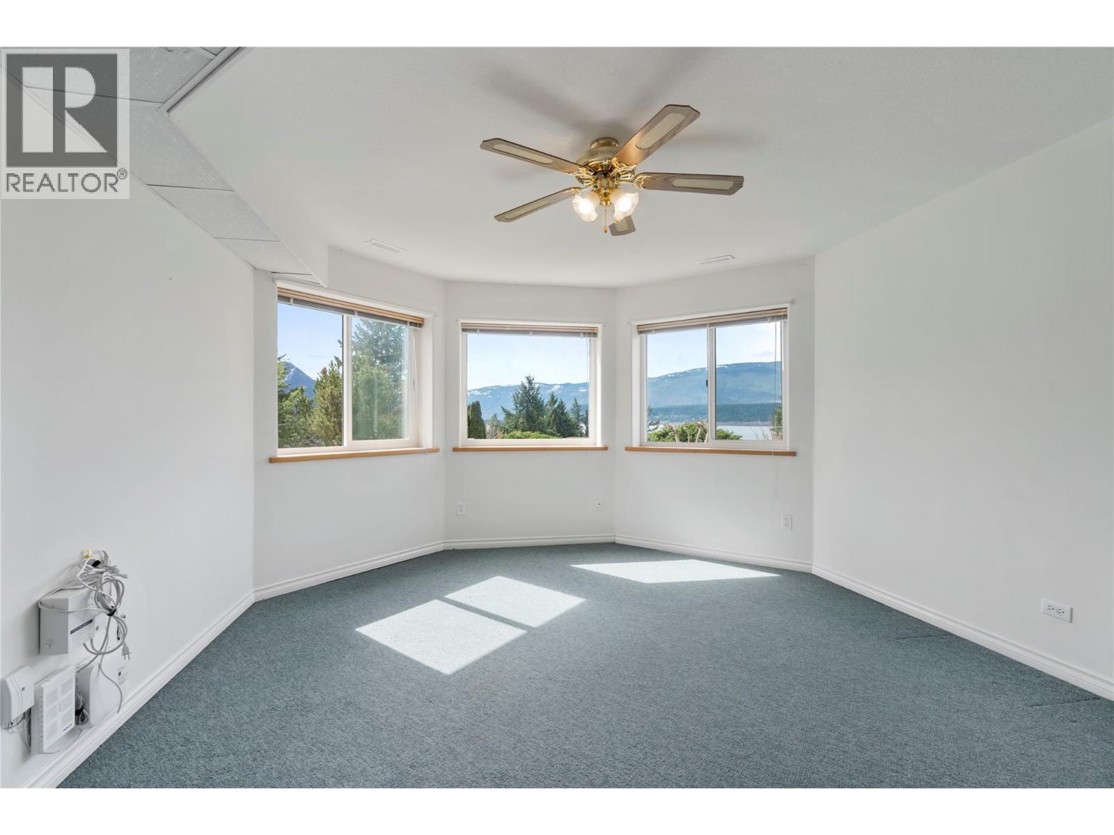 1131 50 AVENUE NE - 63