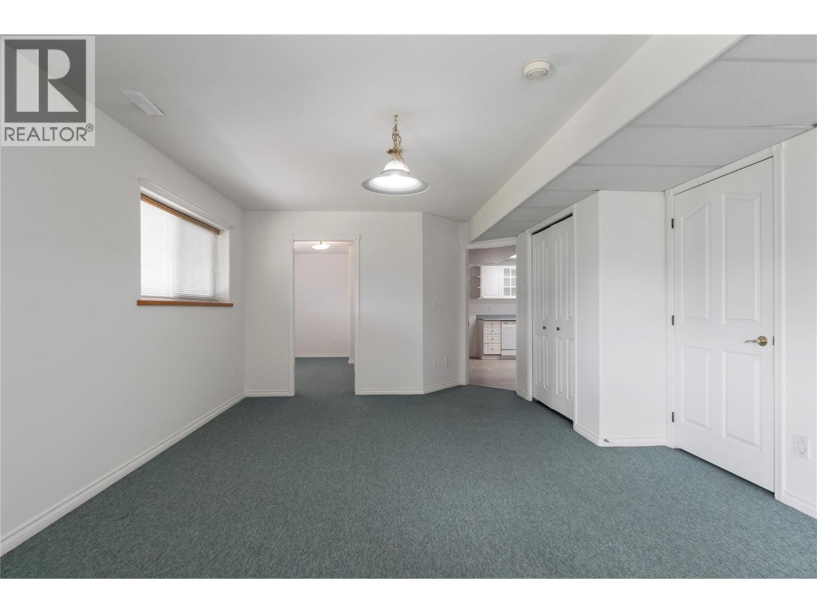 1131 50 AVENUE NE - 70