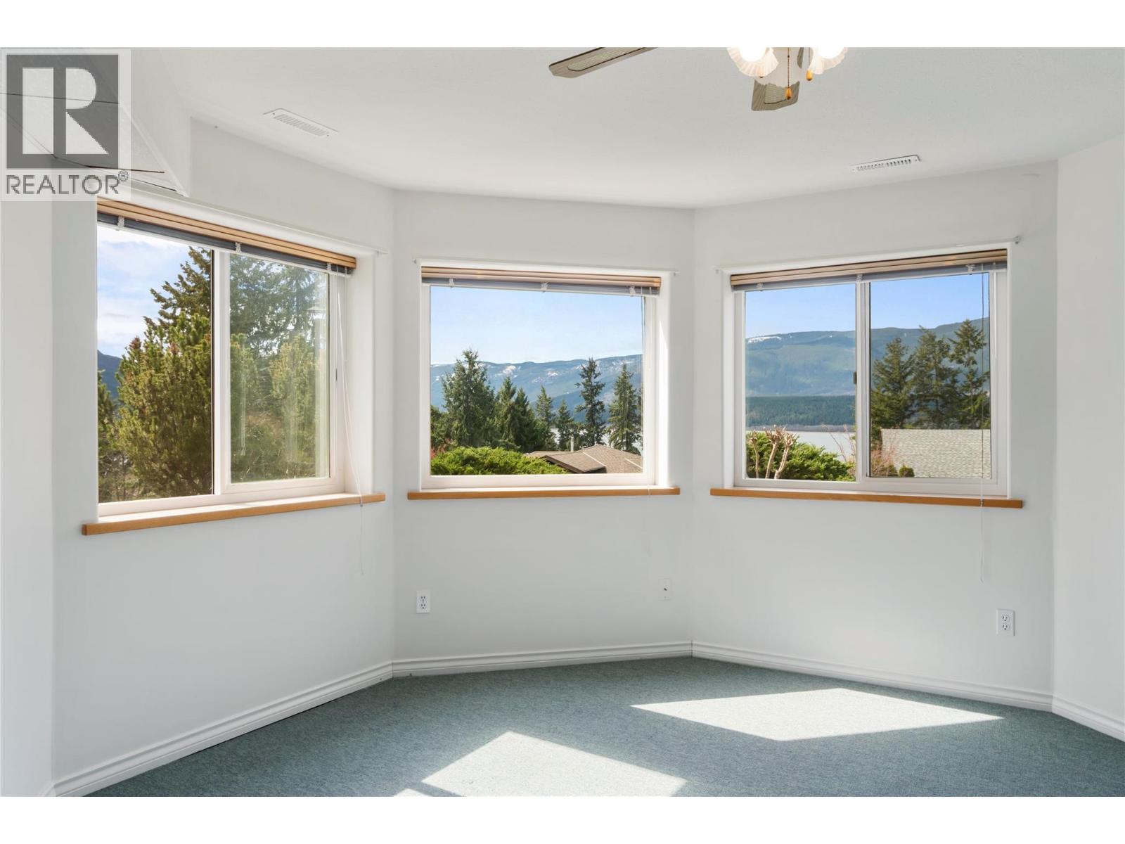 1131 50 AVENUE NE - 62