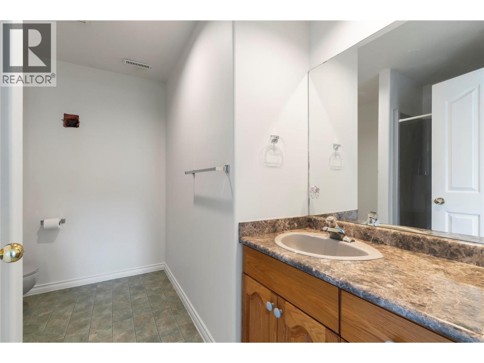 1131 50 AVENUE NE - 64