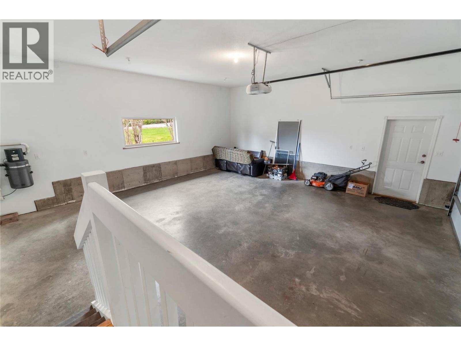 1131 50 AVENUE NE - 83