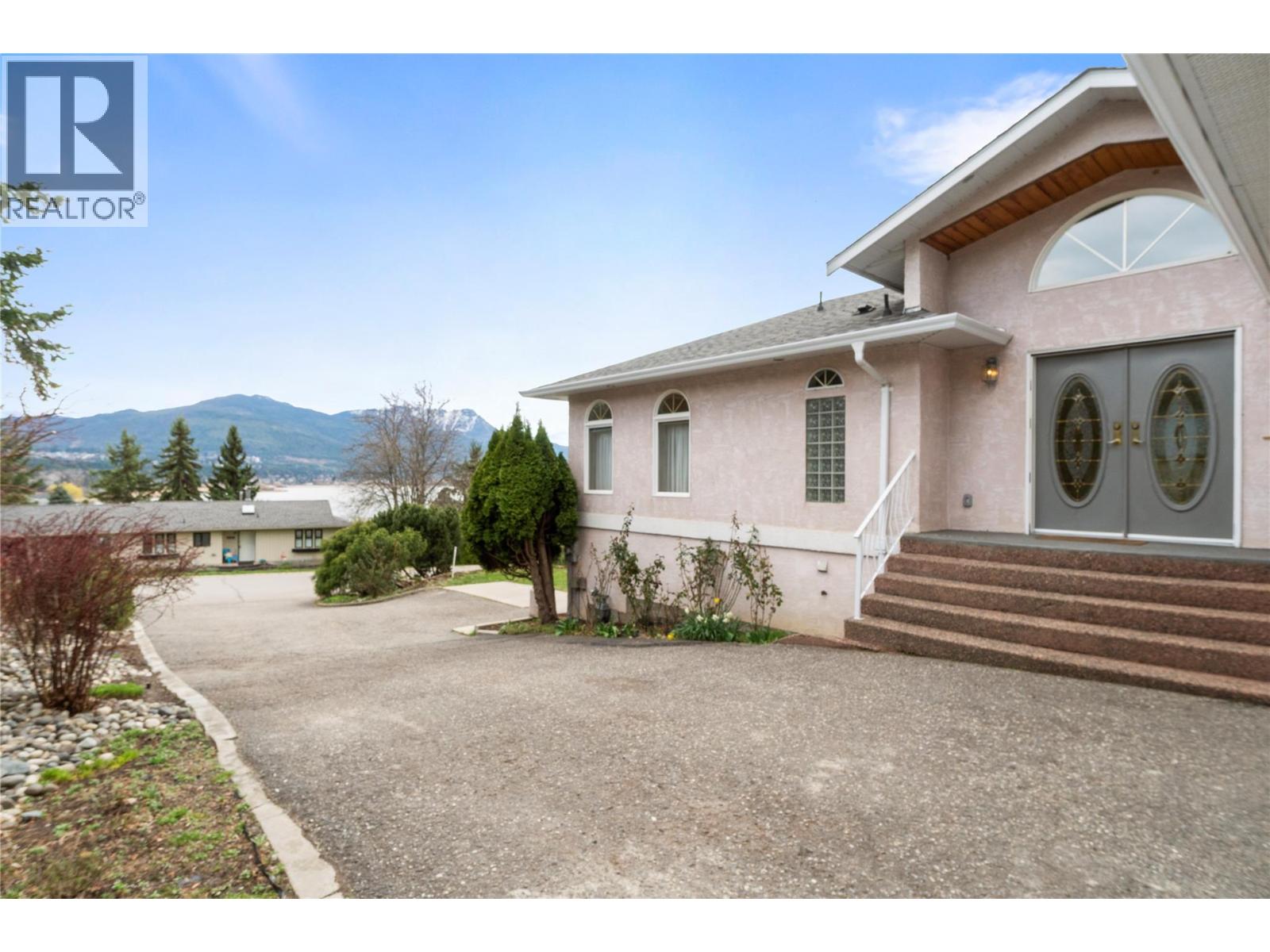 1131 50 AVENUE NE - 96