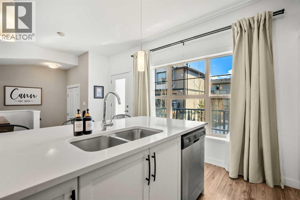 32 Horseshoe Crescent, Cochrane