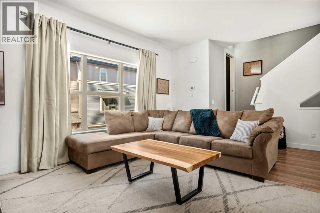 32 Horseshoe Crescent, Cochrane