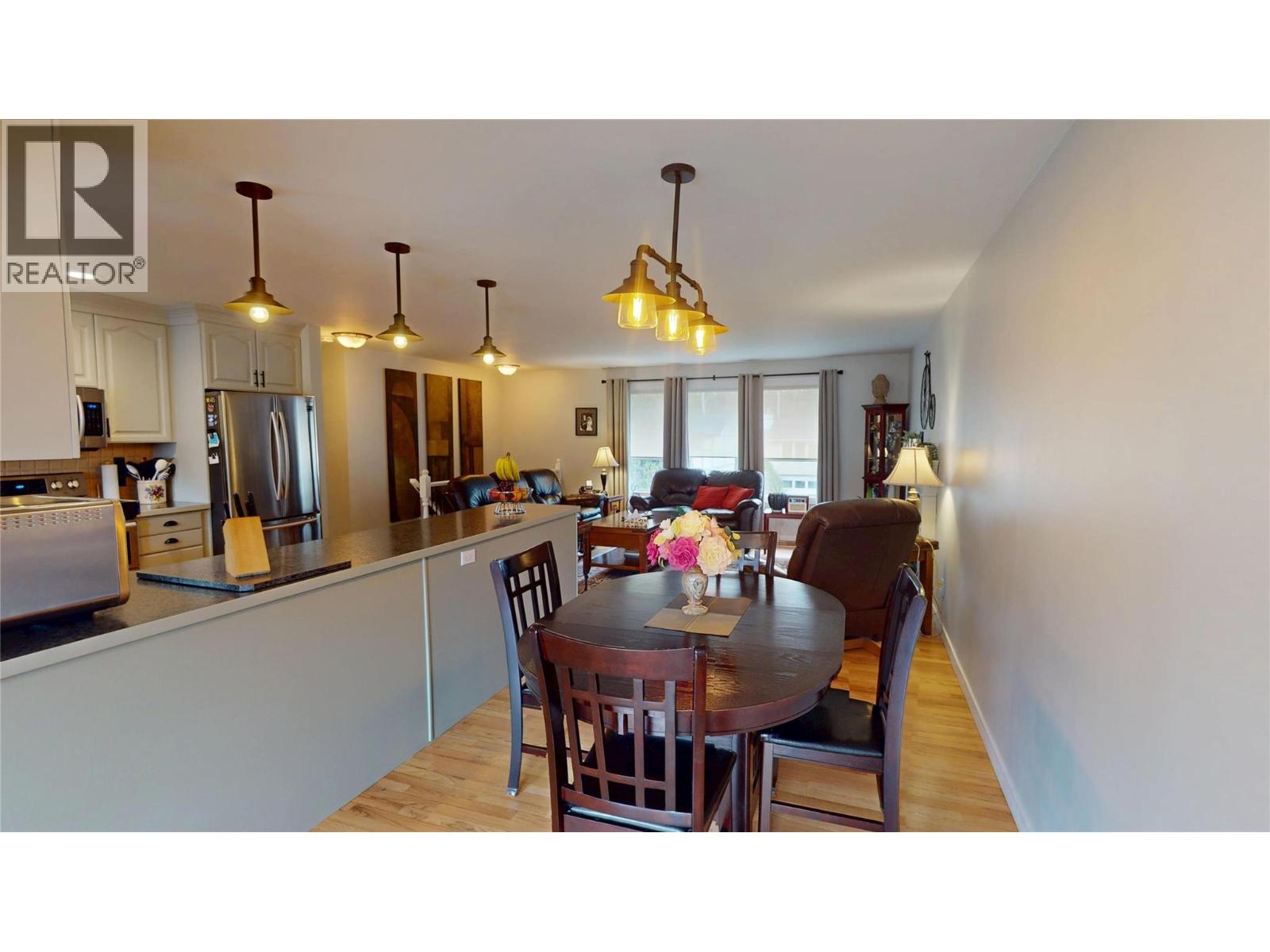 10 MT TRINITY AVENUE - 13