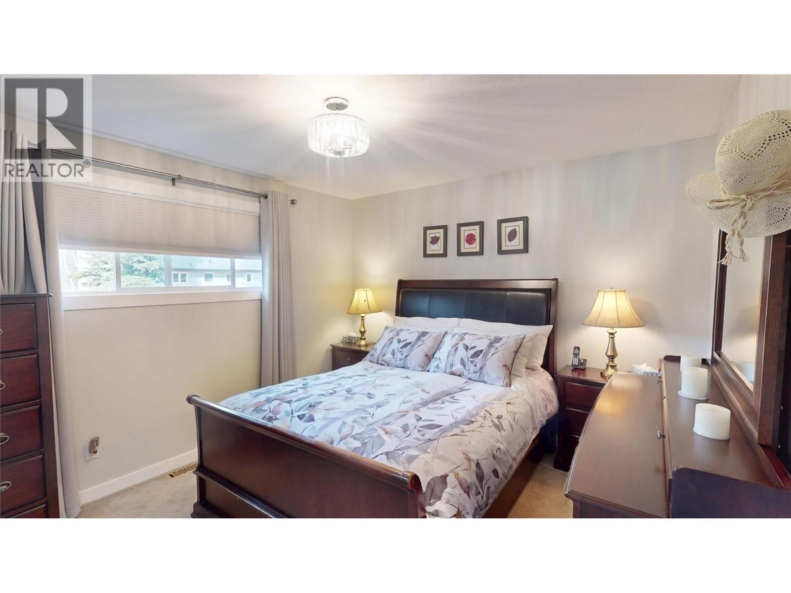 10 MT TRINITY AVENUE - 16