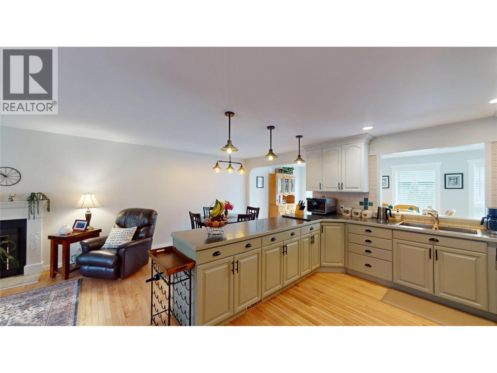 10 Mt Trinity Avenue - 12