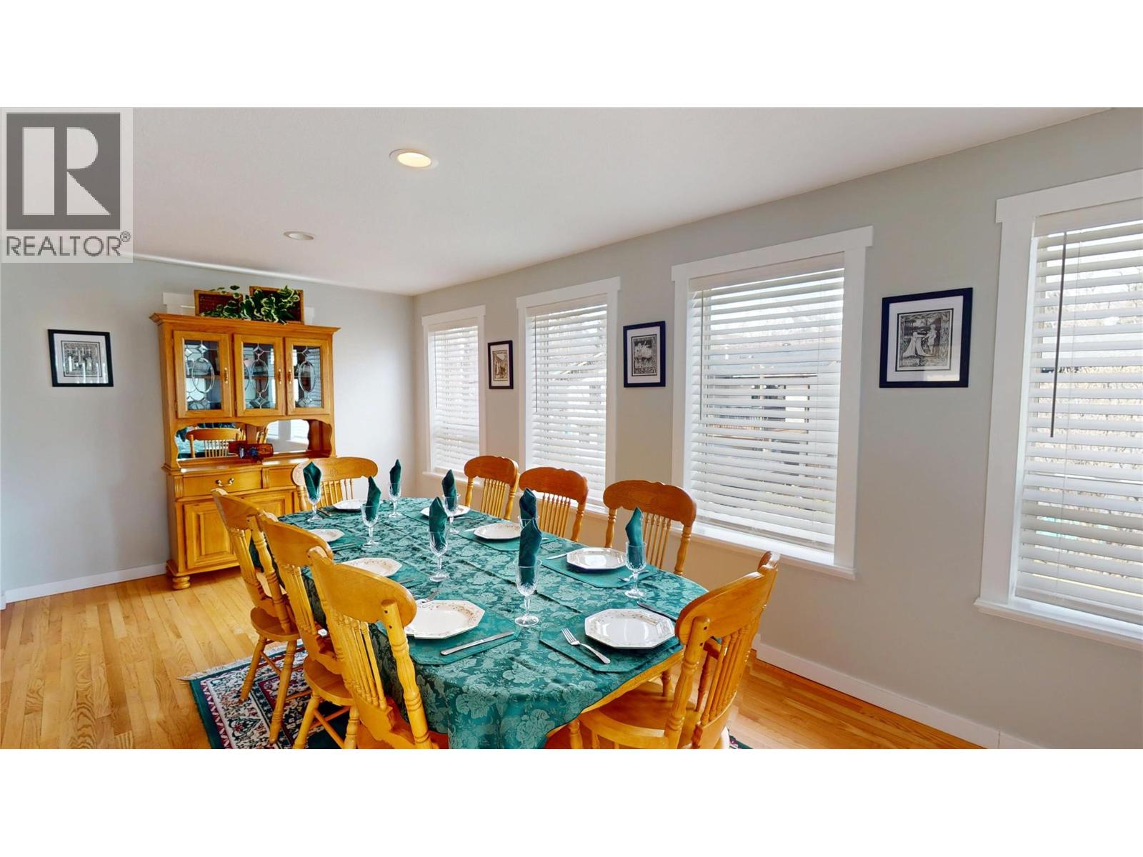 10 MT TRINITY AVENUE - 14