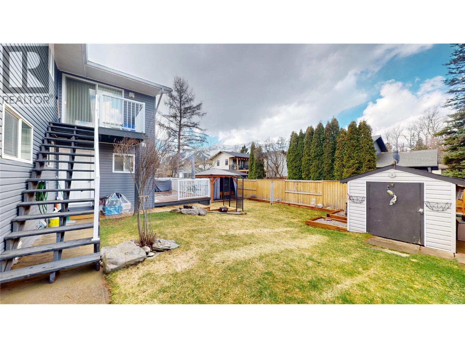 10 MT TRINITY AVENUE - 31