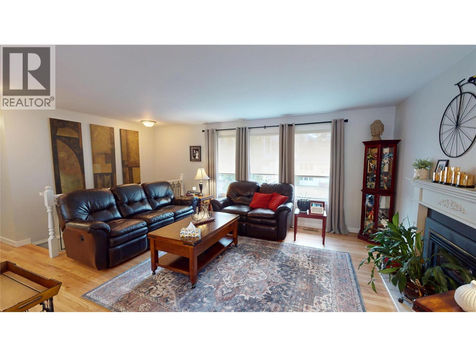 10 MT TRINITY AVENUE - 9