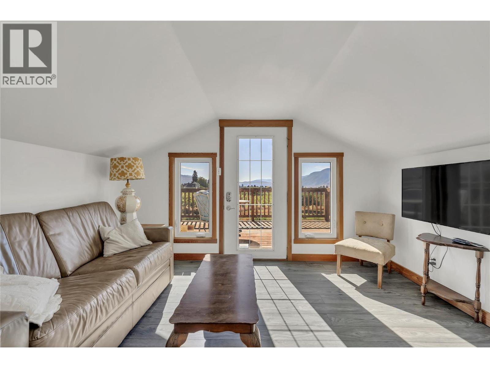  235 Middle Bench Road North, Penticton