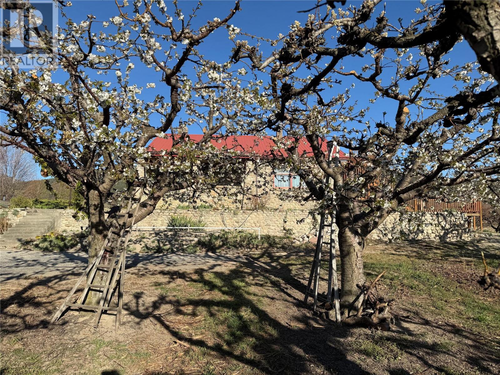  235 Middle Bench Road North, Penticton