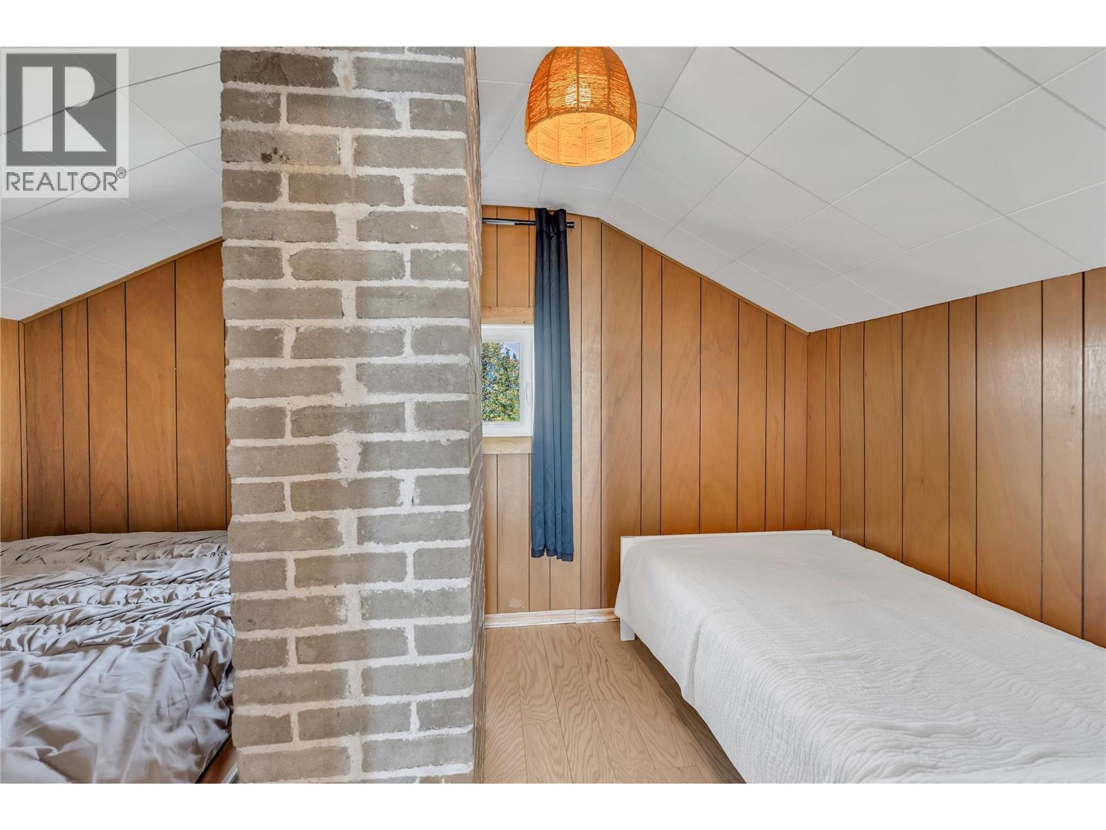  235 Middle Bench Road North, Penticton