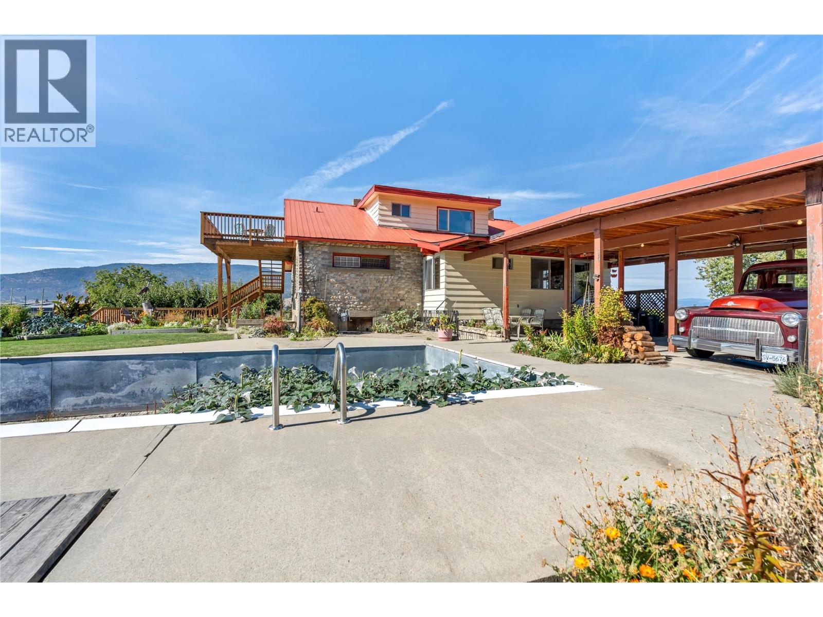  235 Middle Bench Road North, Penticton