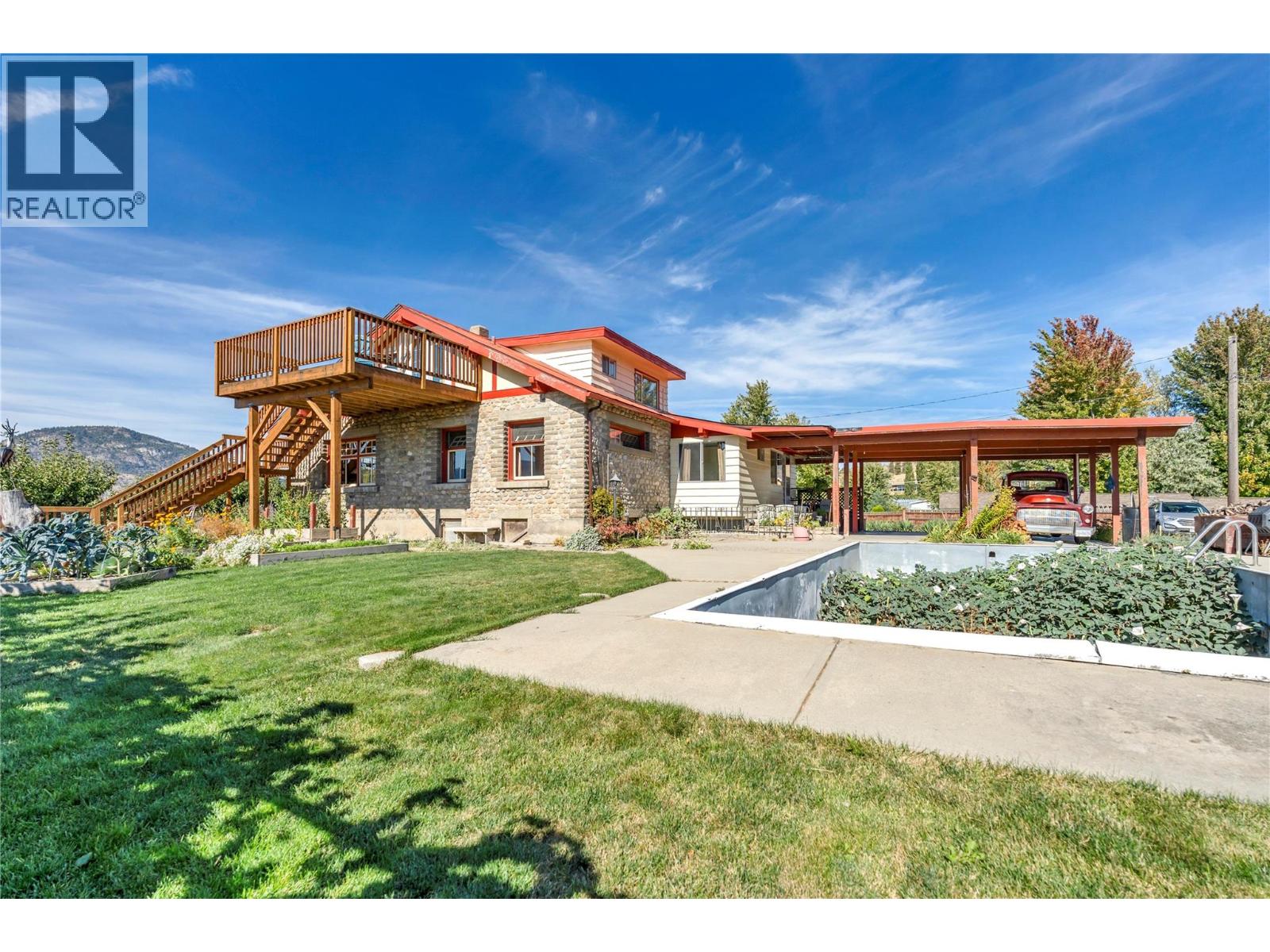  235 Middle Bench Road North, Penticton