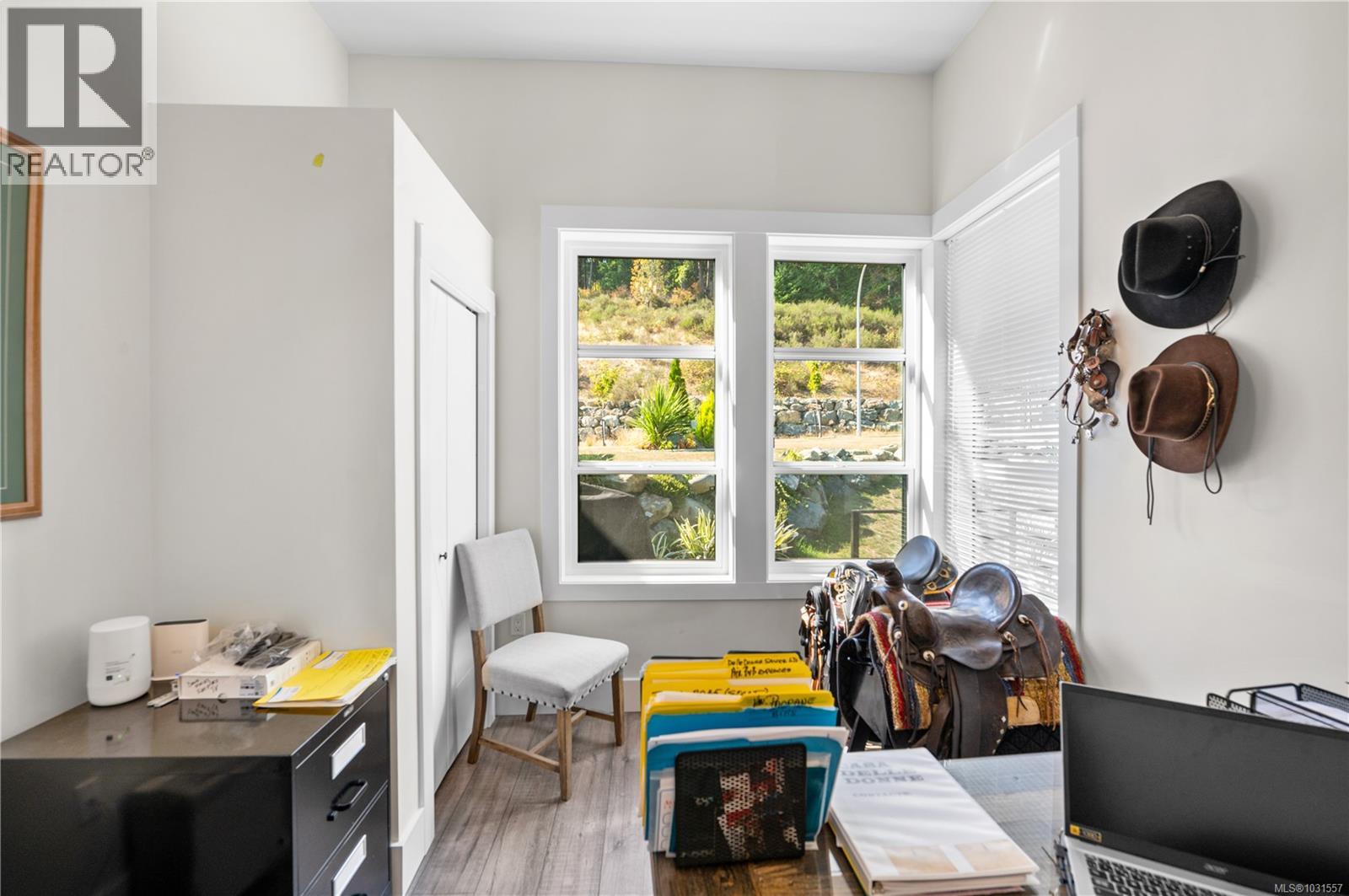 6469 Marine Cres - 26