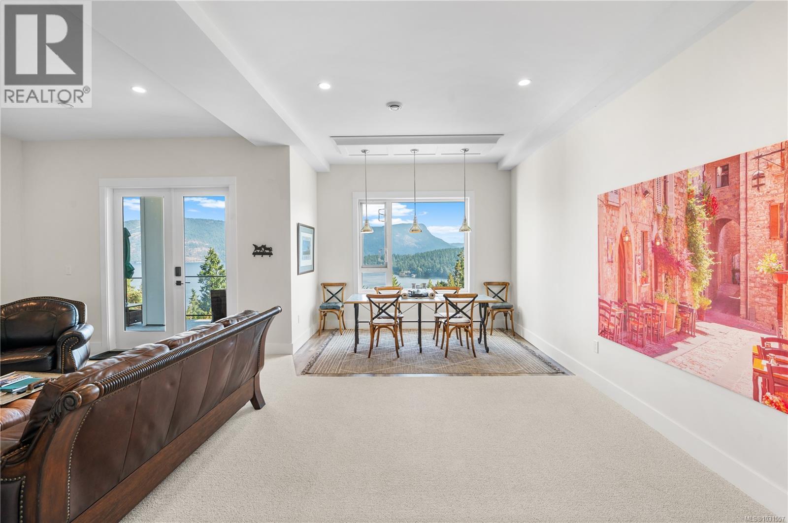 6469 MARINE CRES - 34