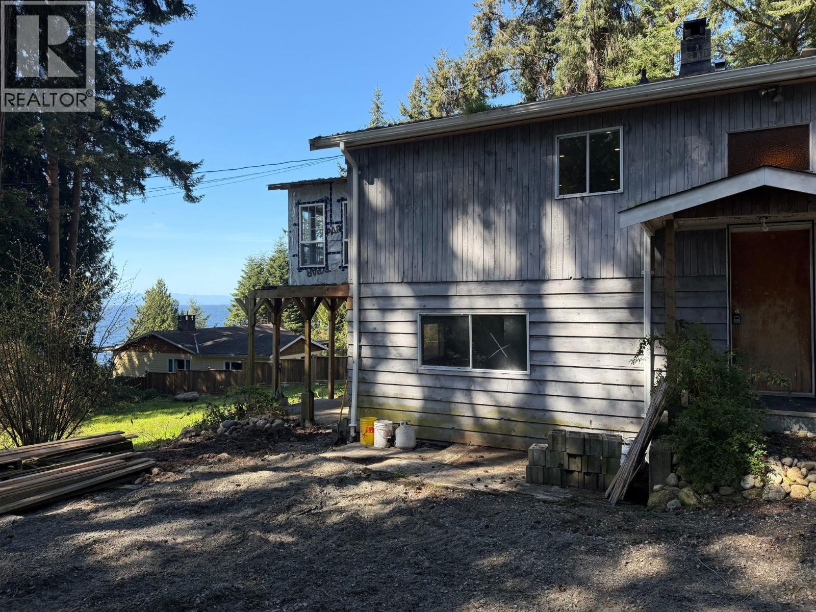 2405 MILLINER ROAD, Roberts Creek