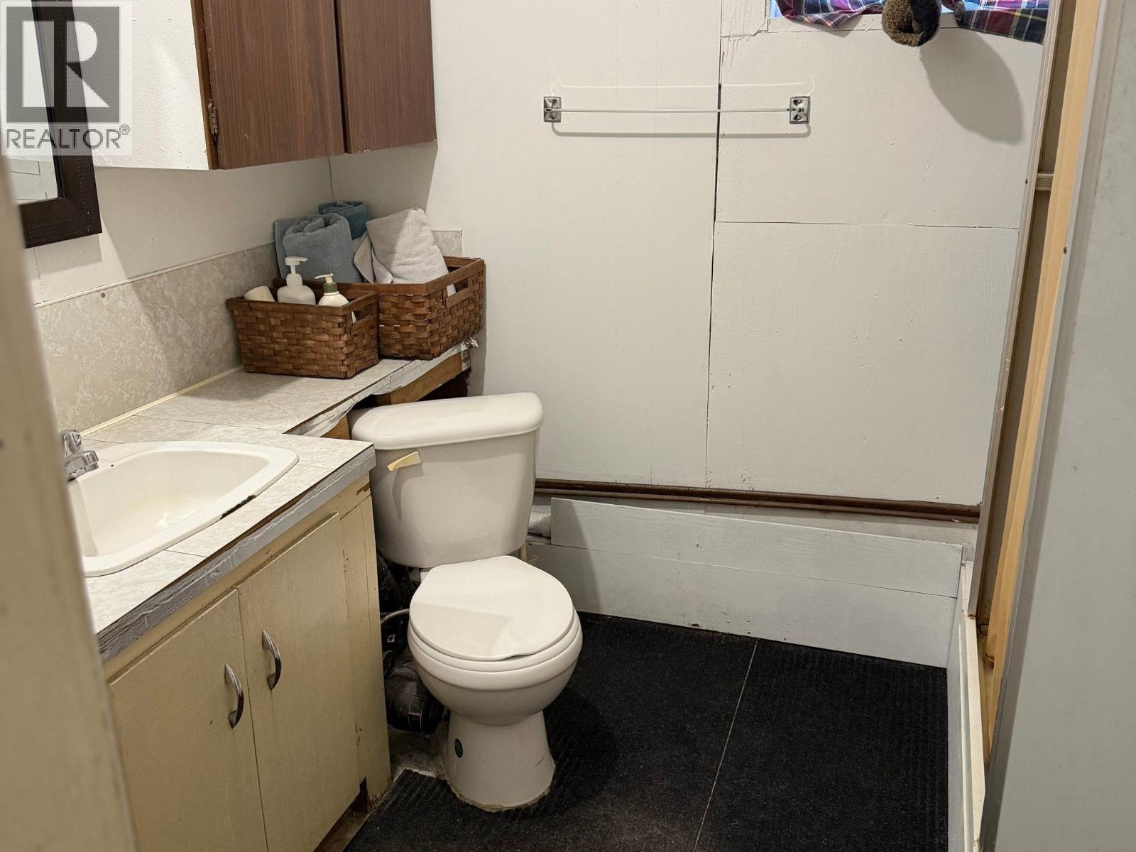 2405 MILLINER ROAD, Roberts Creek