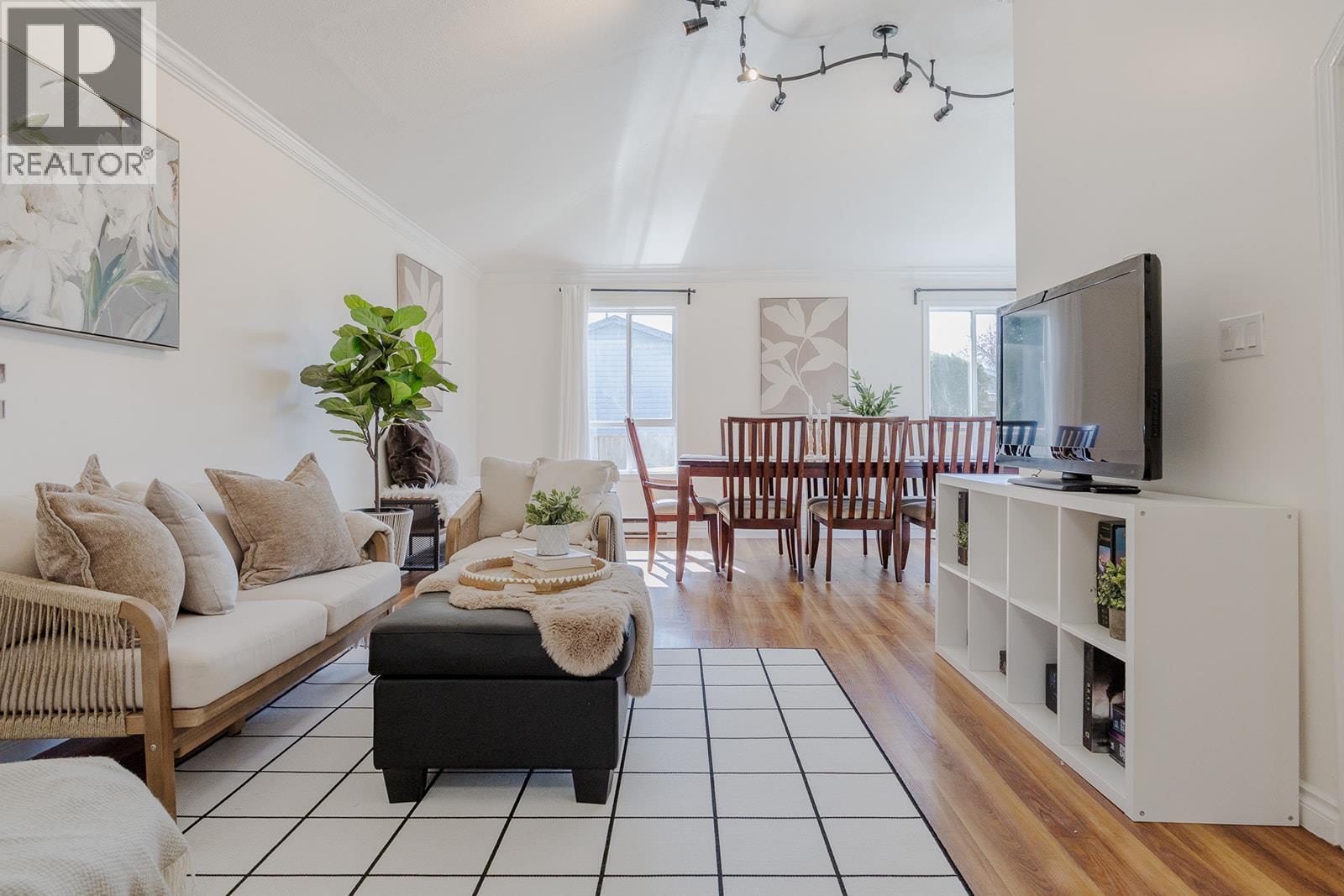 20180 WANSTEAD STREET, Maple Ridge