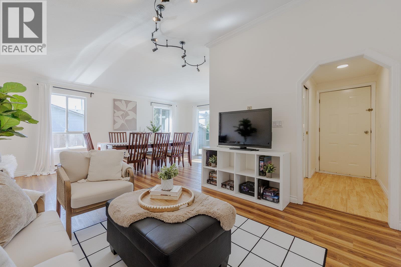 20180 WANSTEAD STREET, Maple Ridge