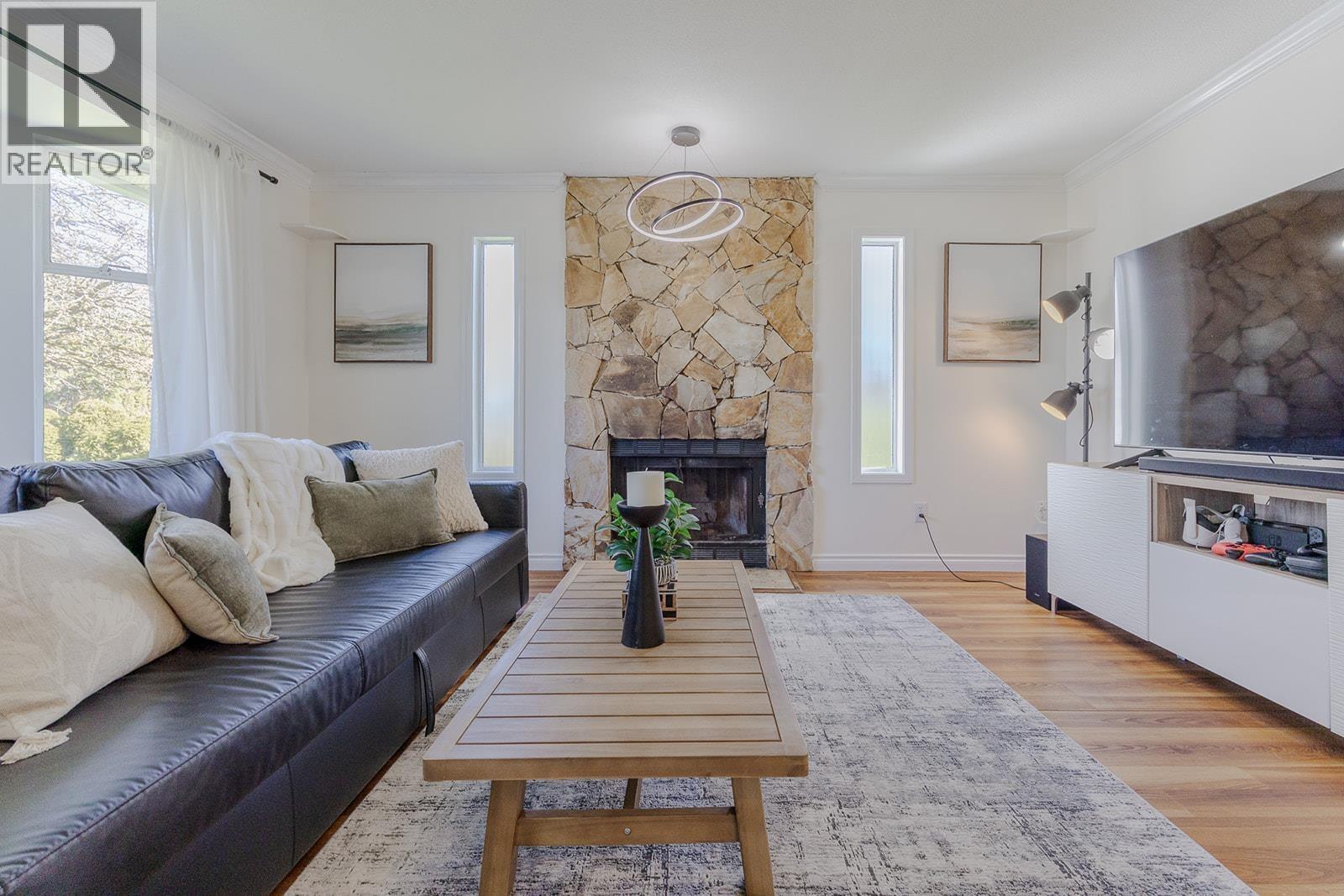 20180 WANSTEAD STREET, Maple Ridge