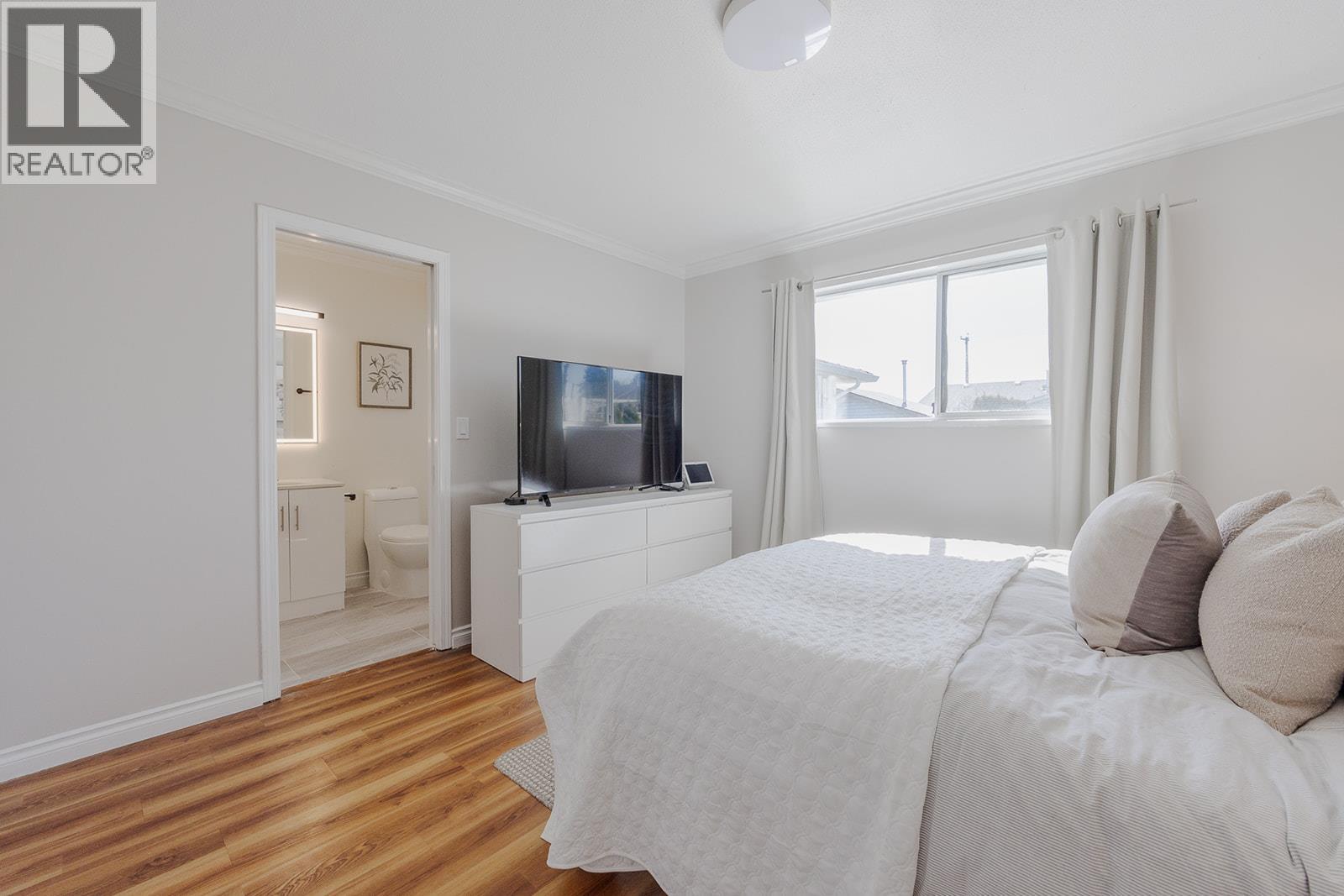 20180 WANSTEAD STREET, Maple Ridge