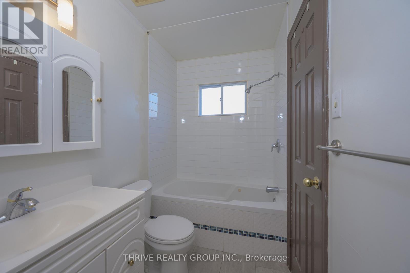 81 BEECHBANK CRESCENT Property Photo