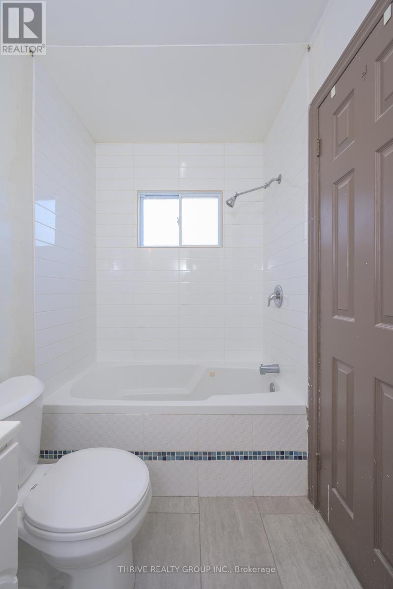 81 BEECHBANK CRESCENT Property Photo