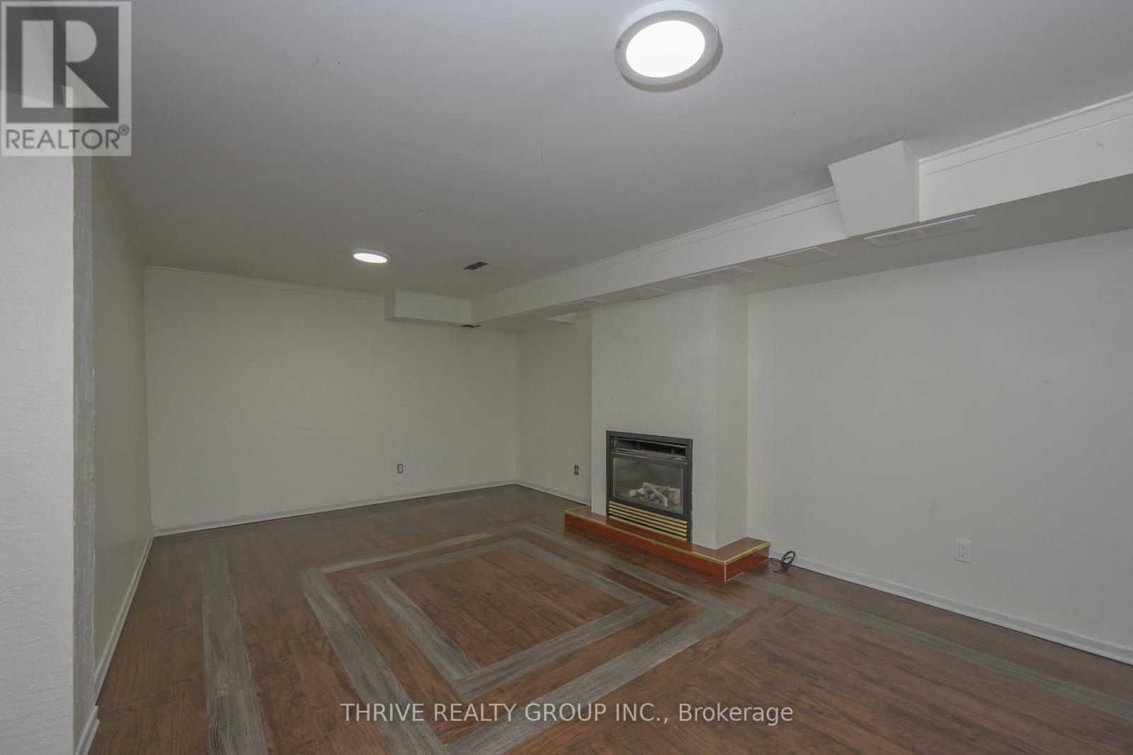 81 BEECHBANK CRESCENT Property Photo