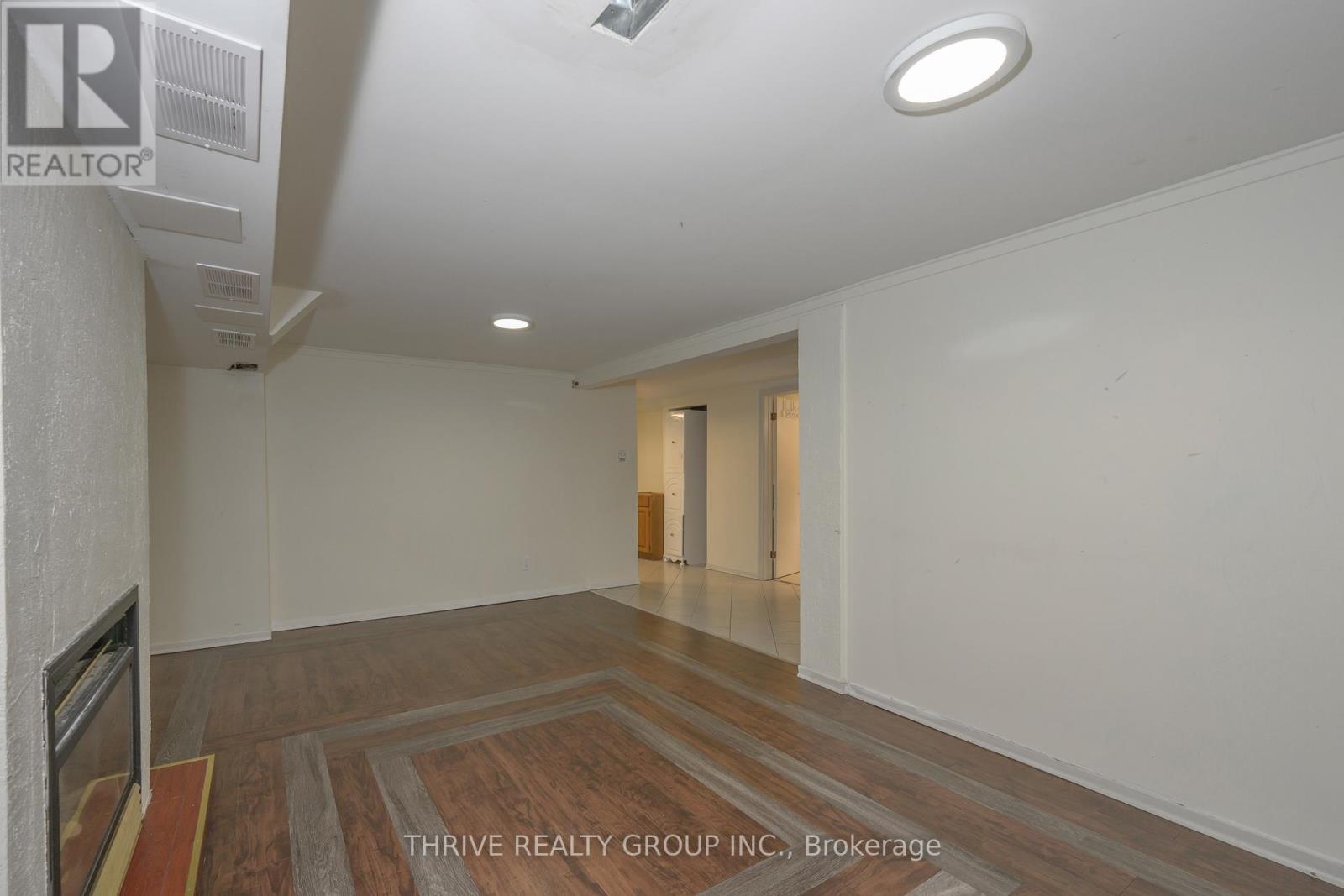 81 BEECHBANK CRESCENT Property Photo