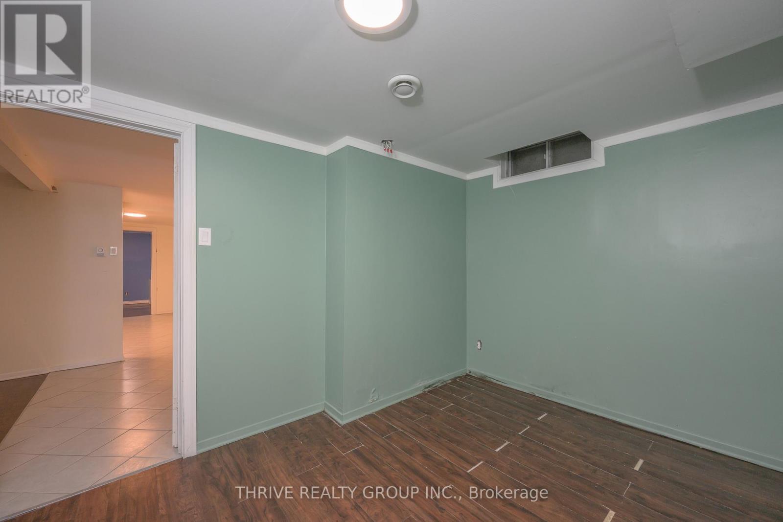 81 BEECHBANK CRESCENT Property Photo