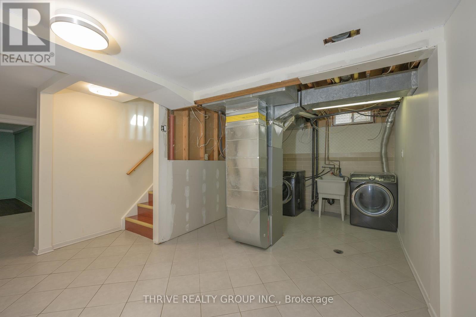 81 BEECHBANK CRESCENT Property Photo