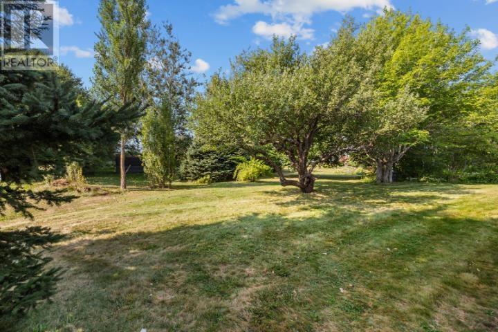 112 Burkeshire Drive - 44